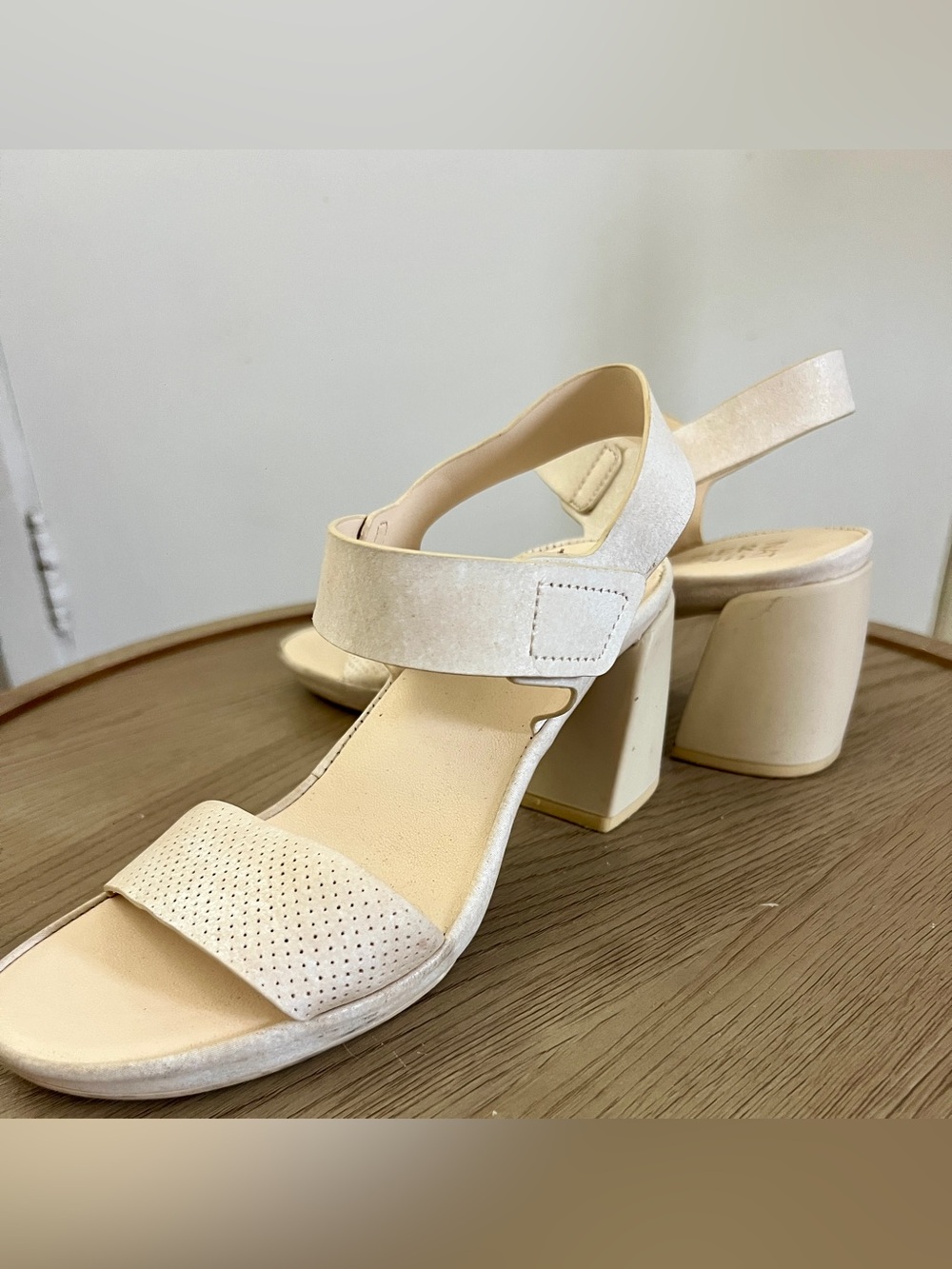 Naturalizer Ivory Leather Block Heel Sandals